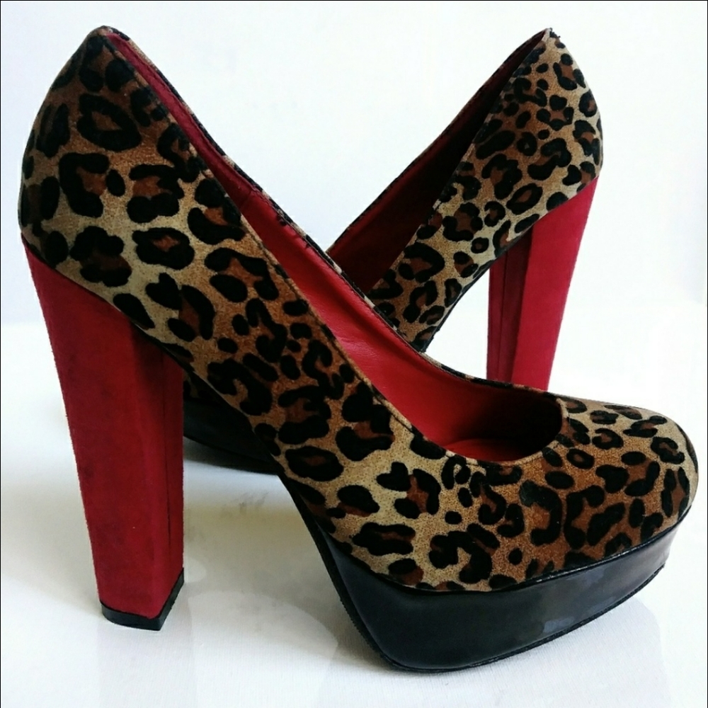 Bamboo Leopard Print Block Heels Size 7 - image 1